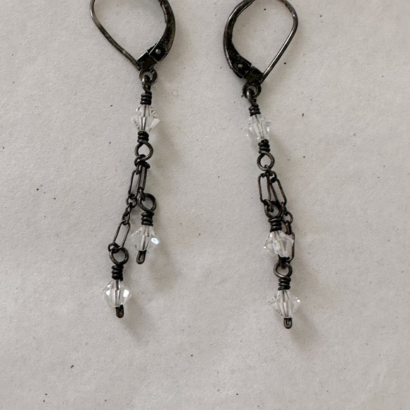 Vintage Dabby Reid Pierced earrings with 3 clear faceted beads dangling 1” - Picture 2 of 3